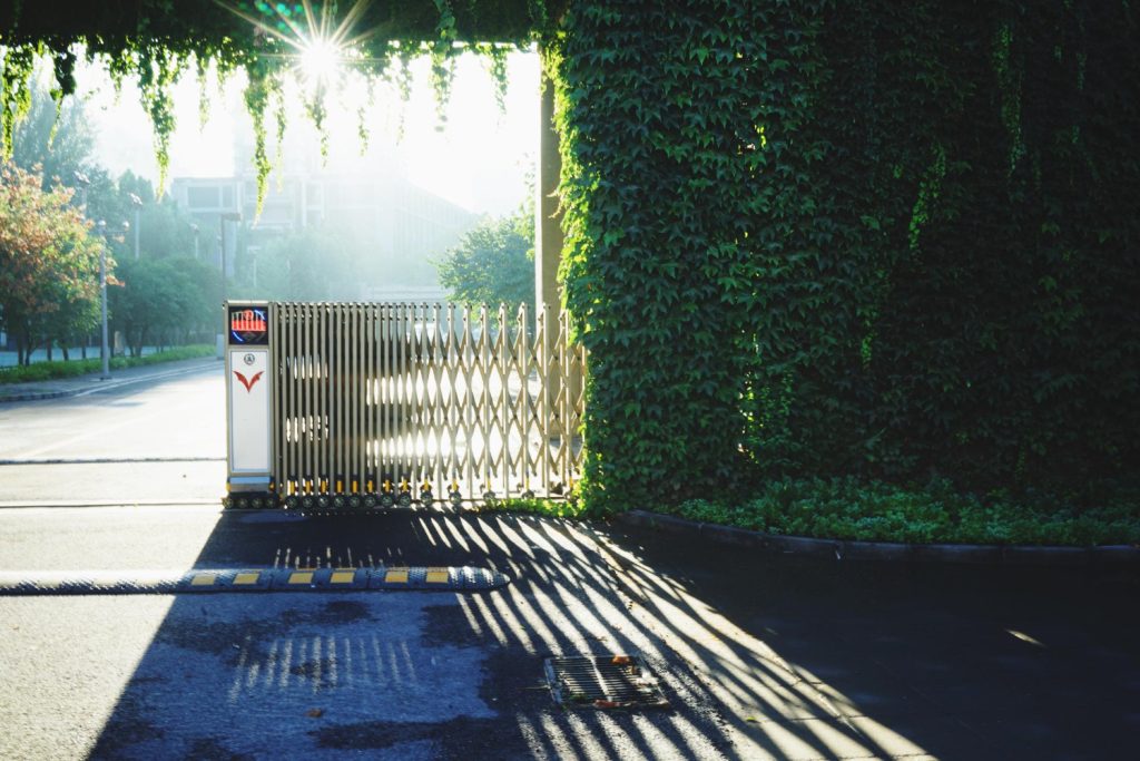 Gate